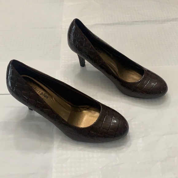 Predictions brown crocodile print heels - Picture 3 of 17